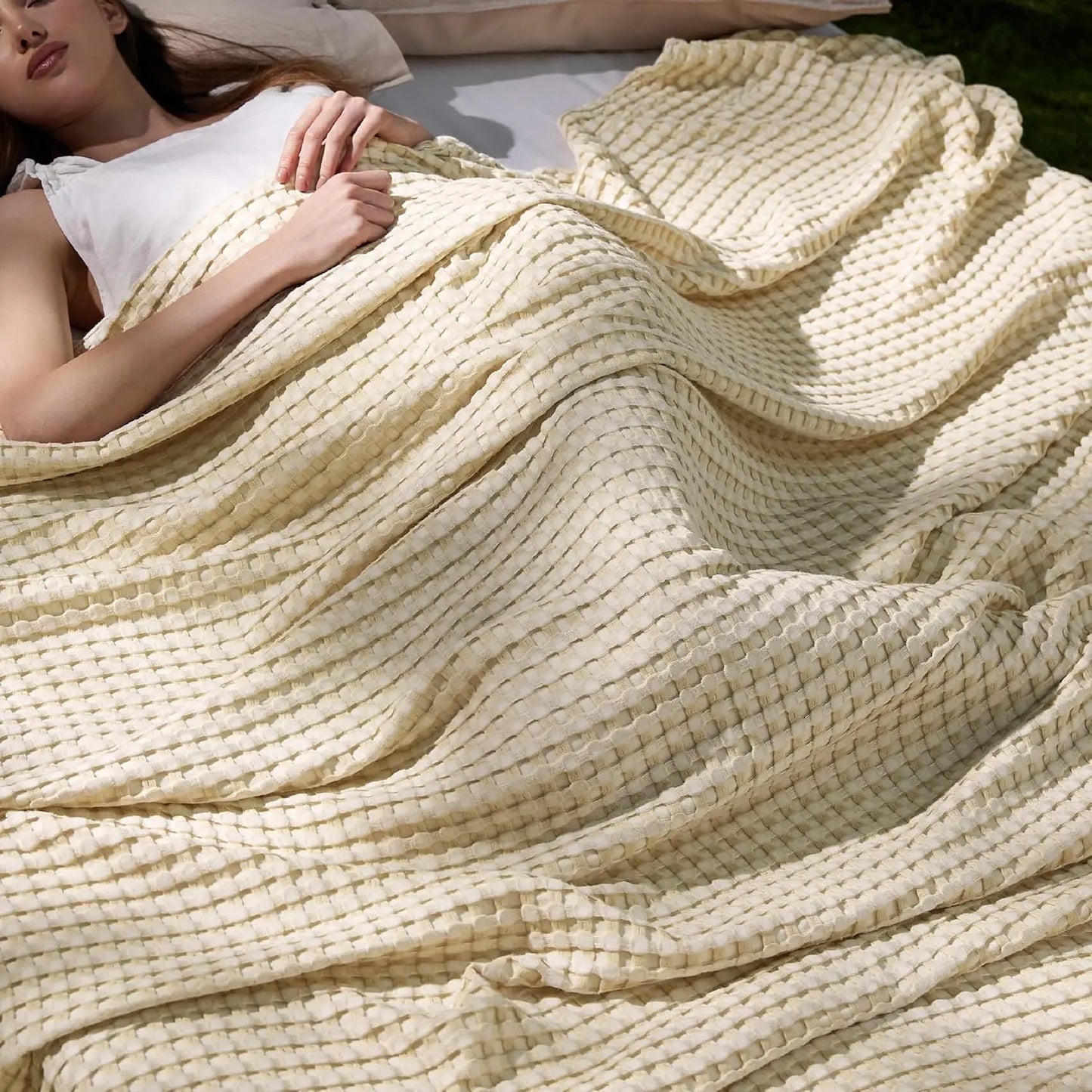Bedsure Cooling Bamboo Waffle Blanket - Lightweight Breathable Cotton Blanket of Rayon Derived from Bamboo for Hot Sleepers, Luxury Throws for Bed, Couch and Sofa